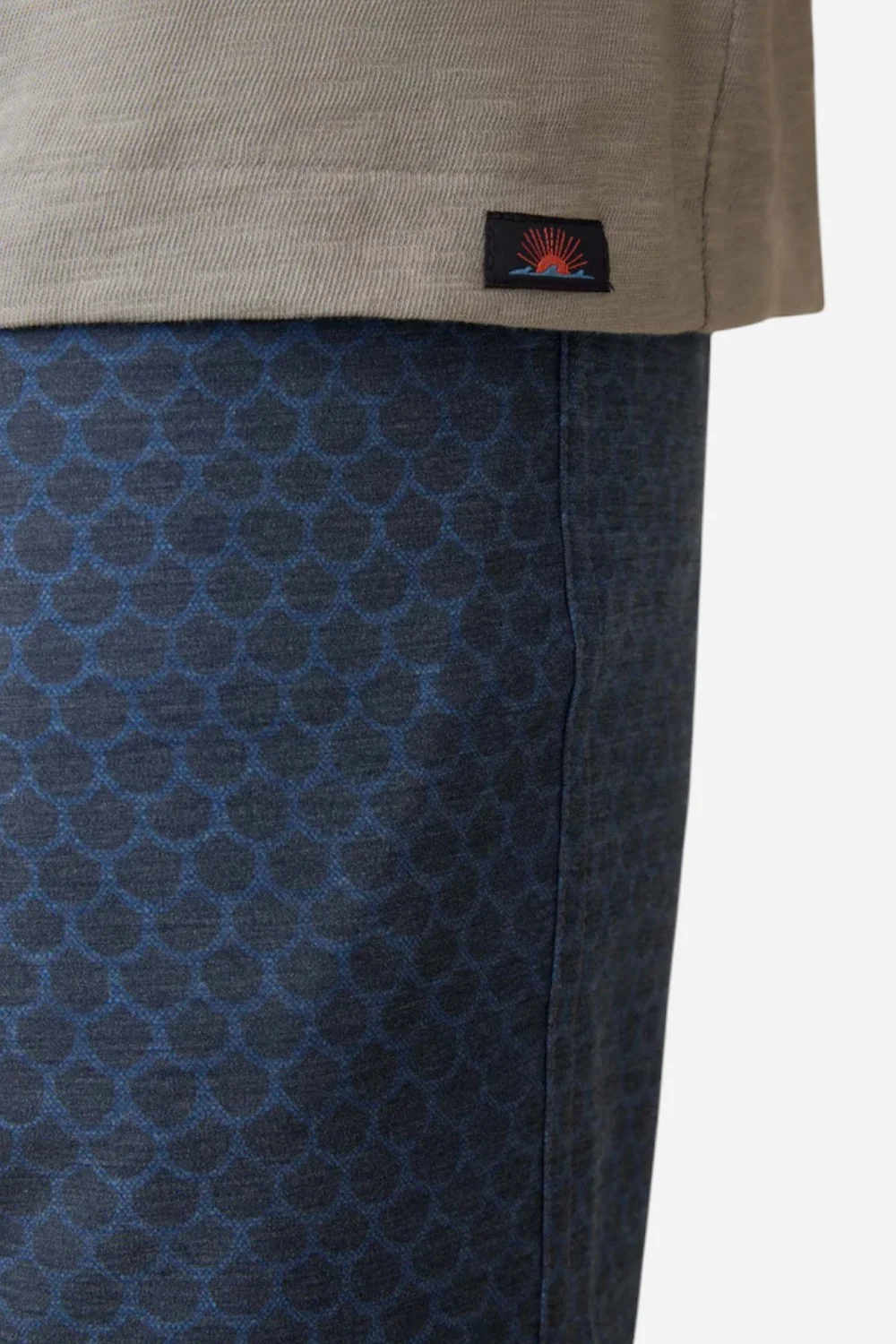 Faherty All Day Short 2.0 (7") in Midnight Fishscale - Image 2