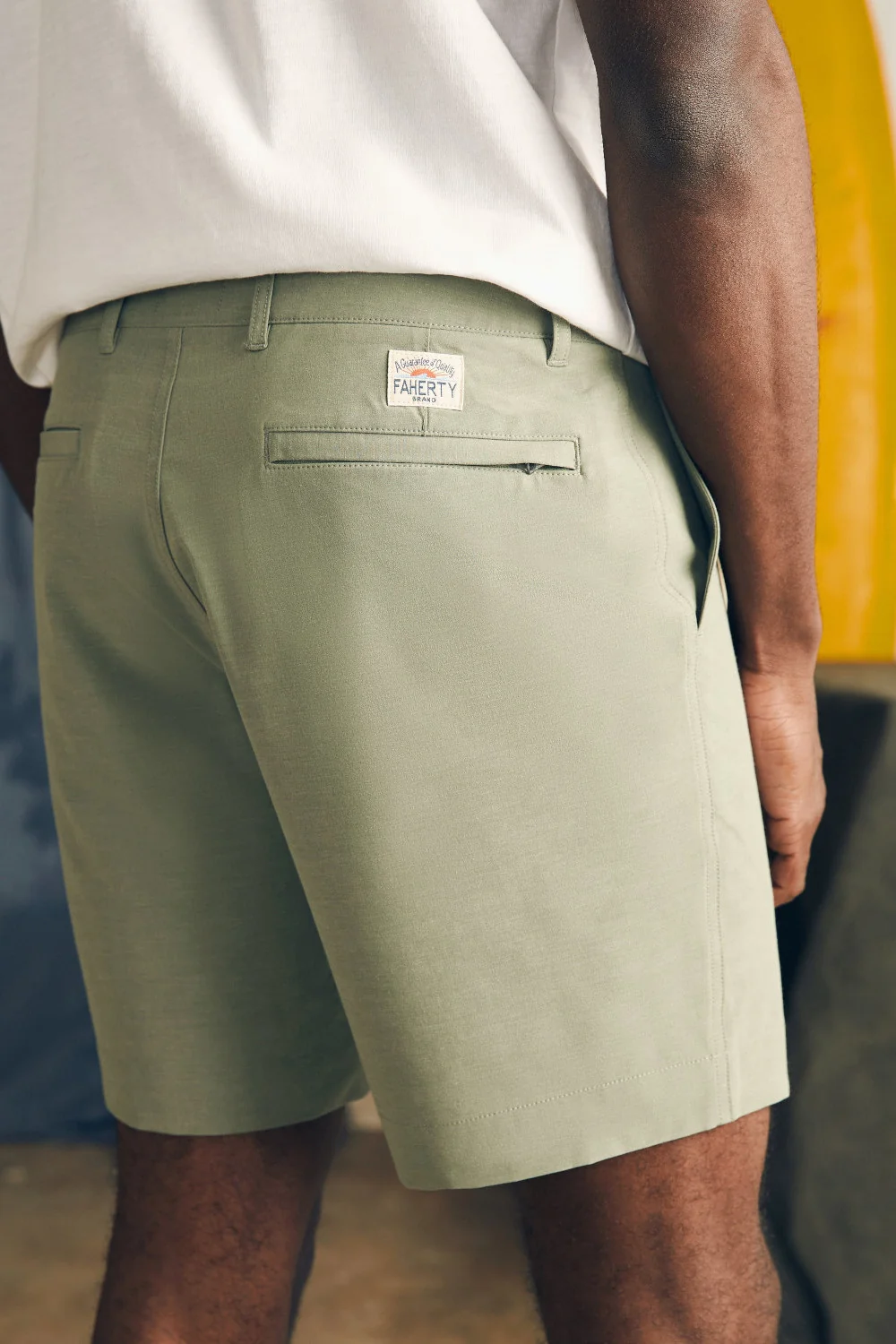 Faherty Belt Loop All Day Shorts 7" in Olive - Image 4