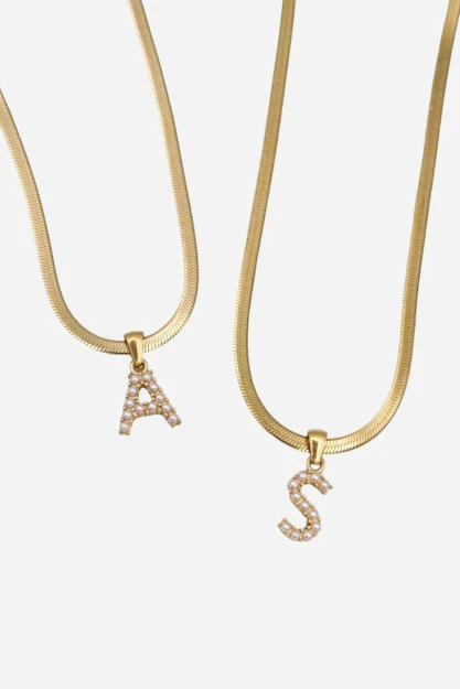 Farrah B Big Debut Pearl Initial Necklace - Letter R