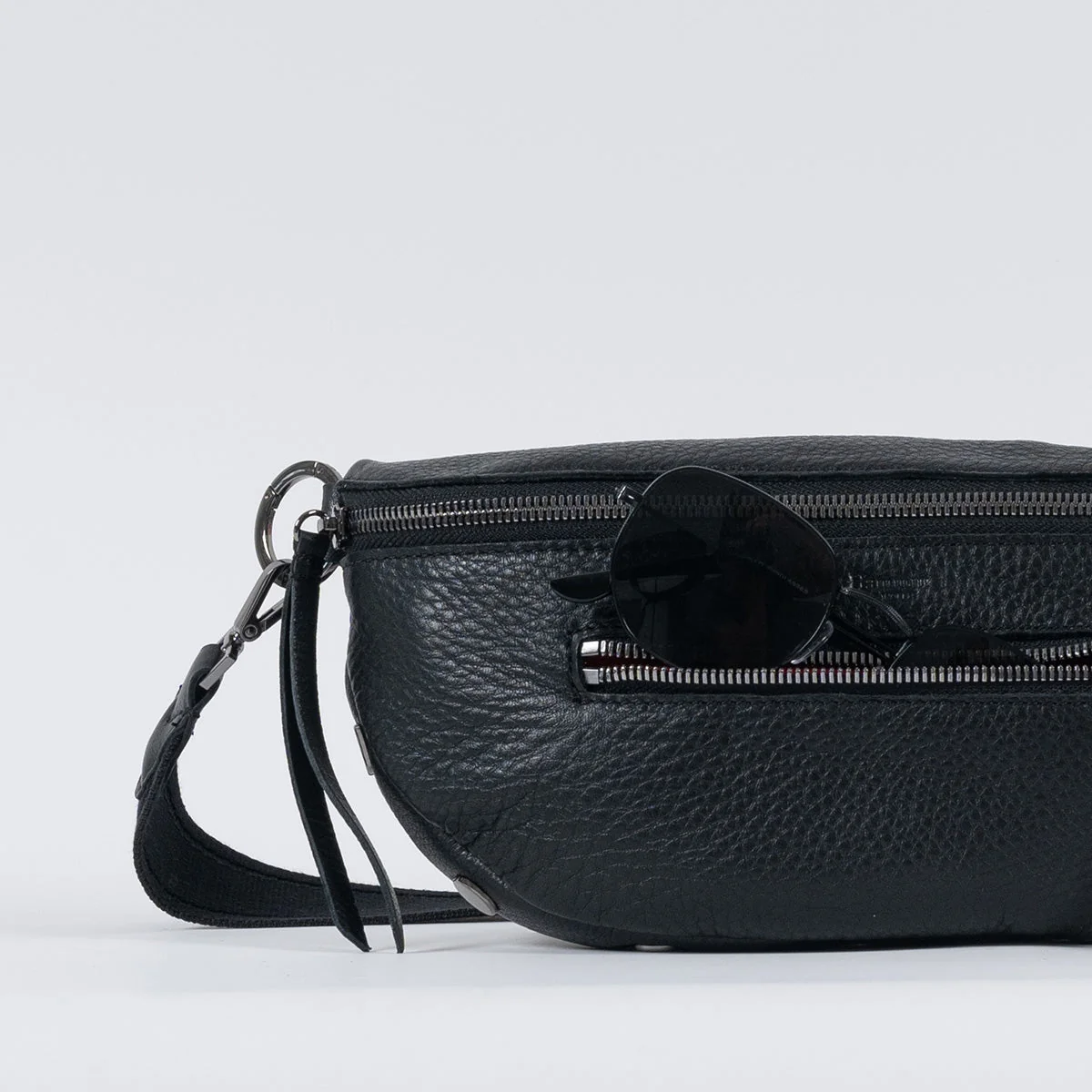 Hammitt Charles 2 in Black/Gunmetal - Image 3