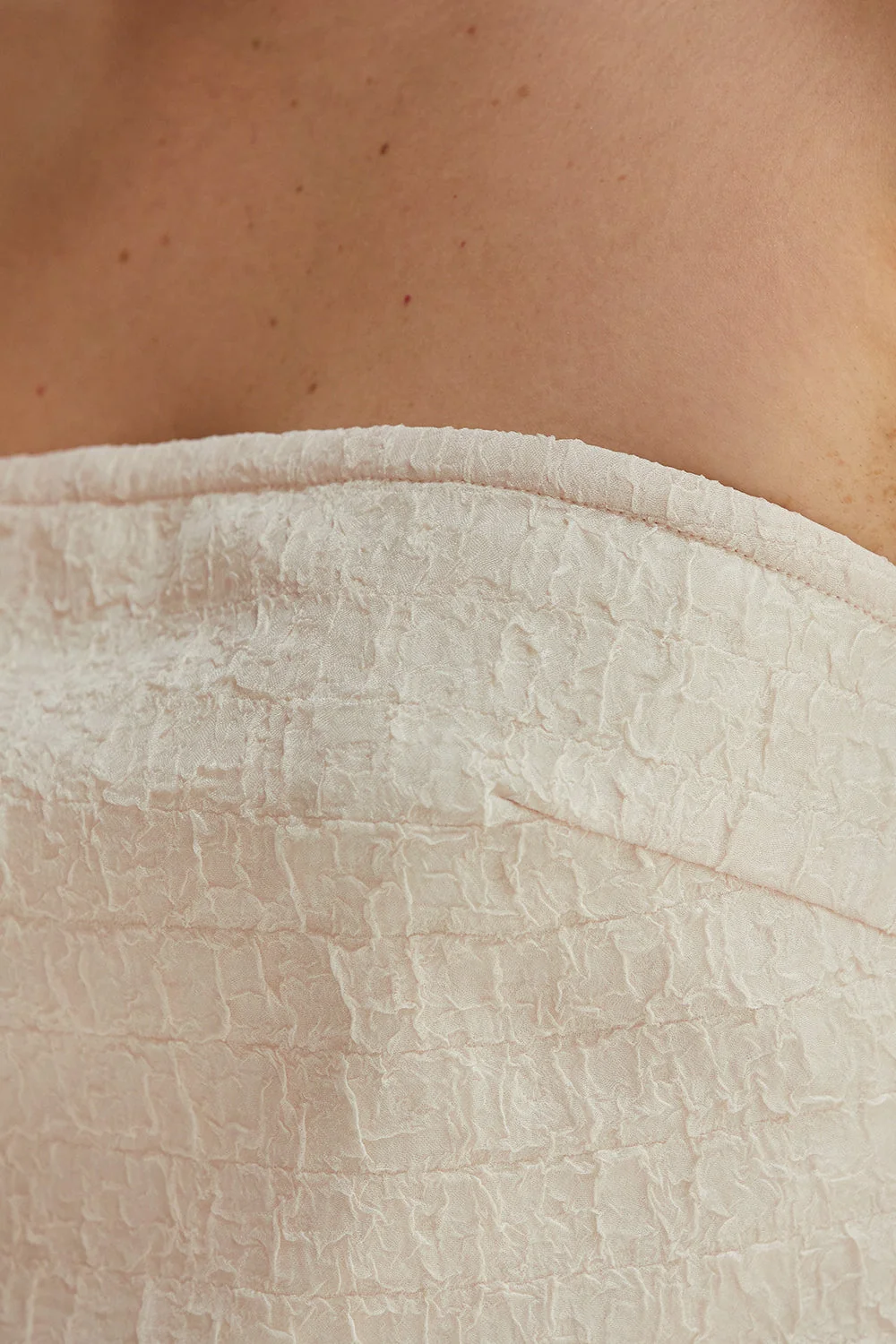 Crescent Delia Textured Tube Top in Cream - Image 4