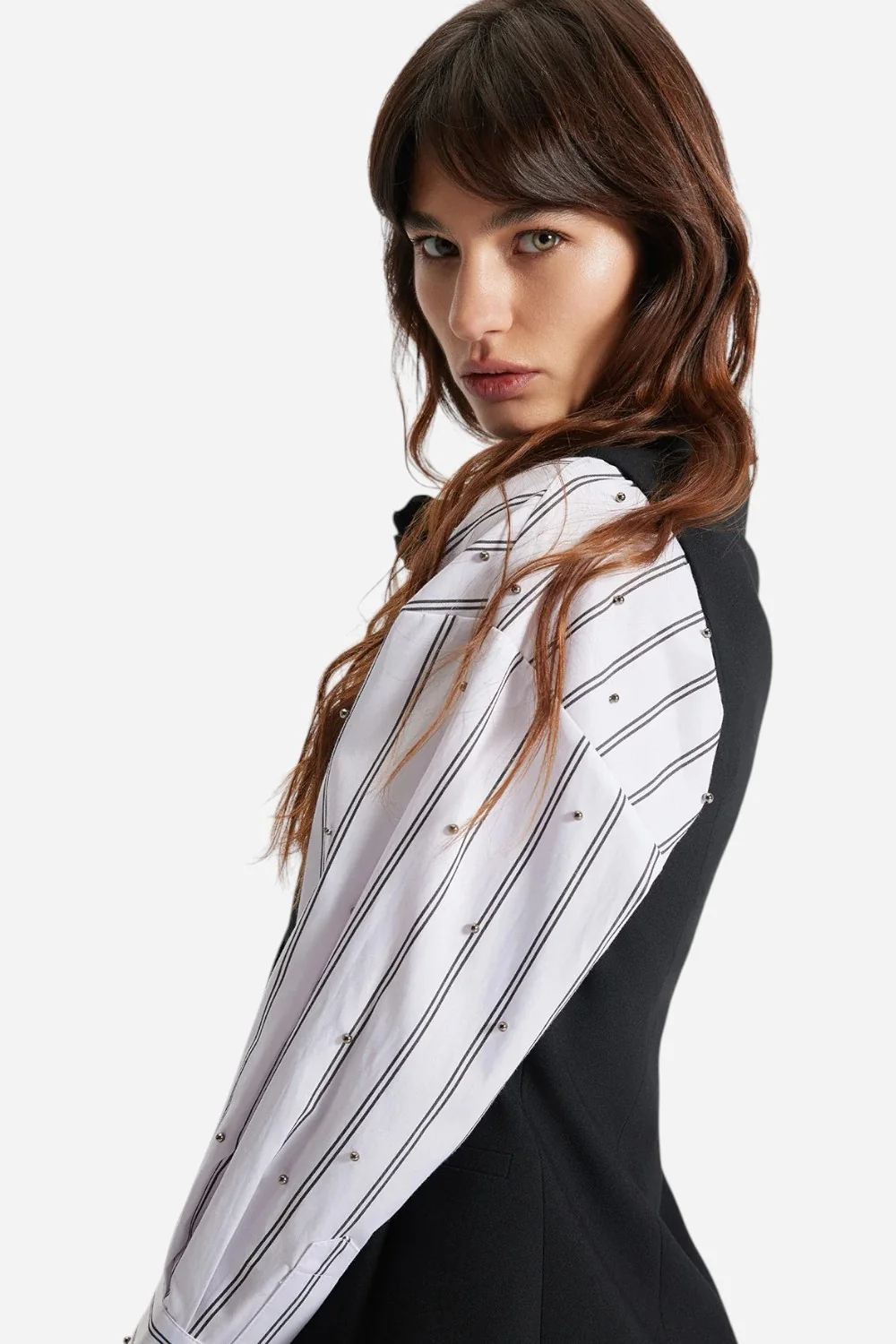 Theo the Label Echo Pearly Shirt in White/Gunmetal - Image 3