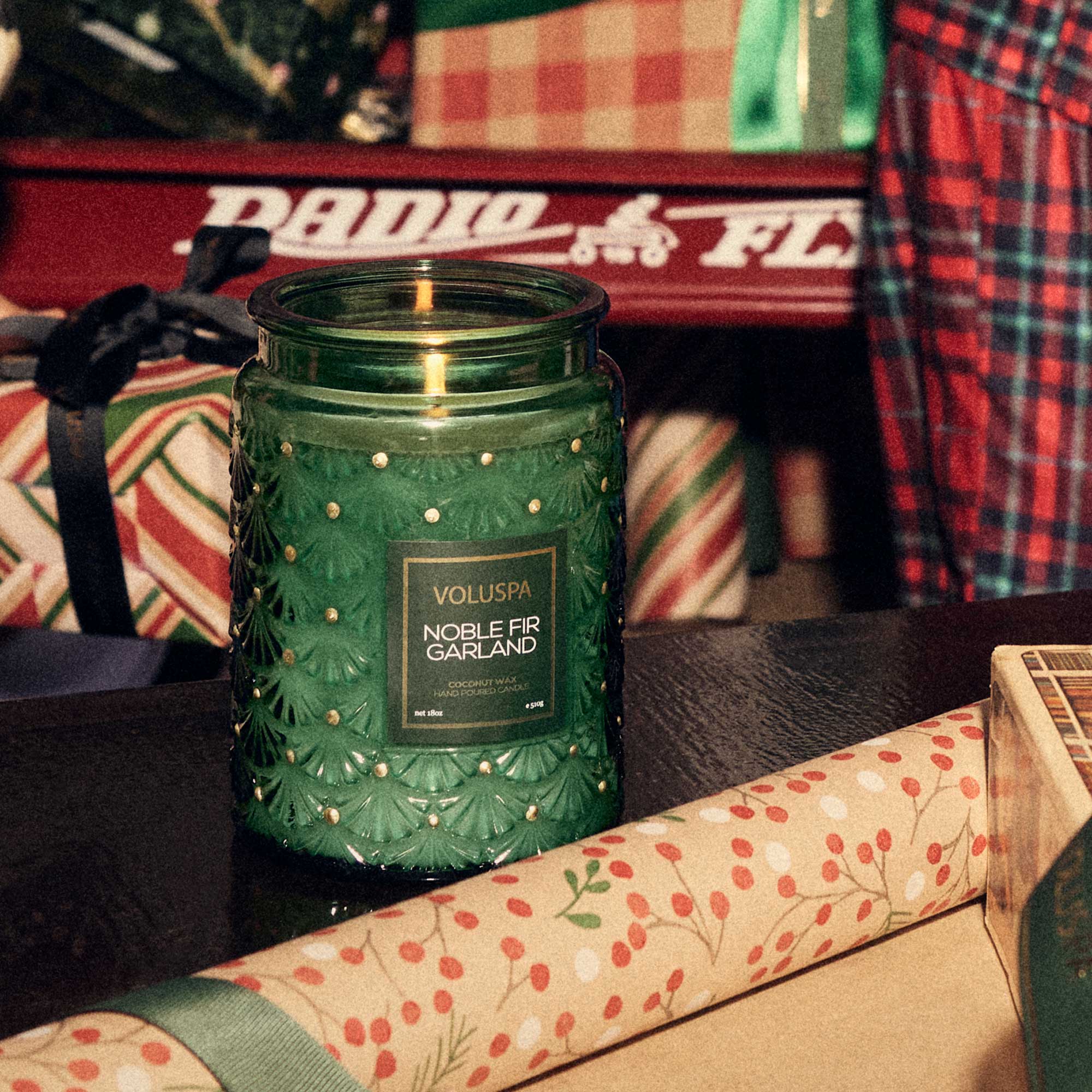 Voluspa Noble Fir Garland Large Jar Candle - 18 Oz - Image 3