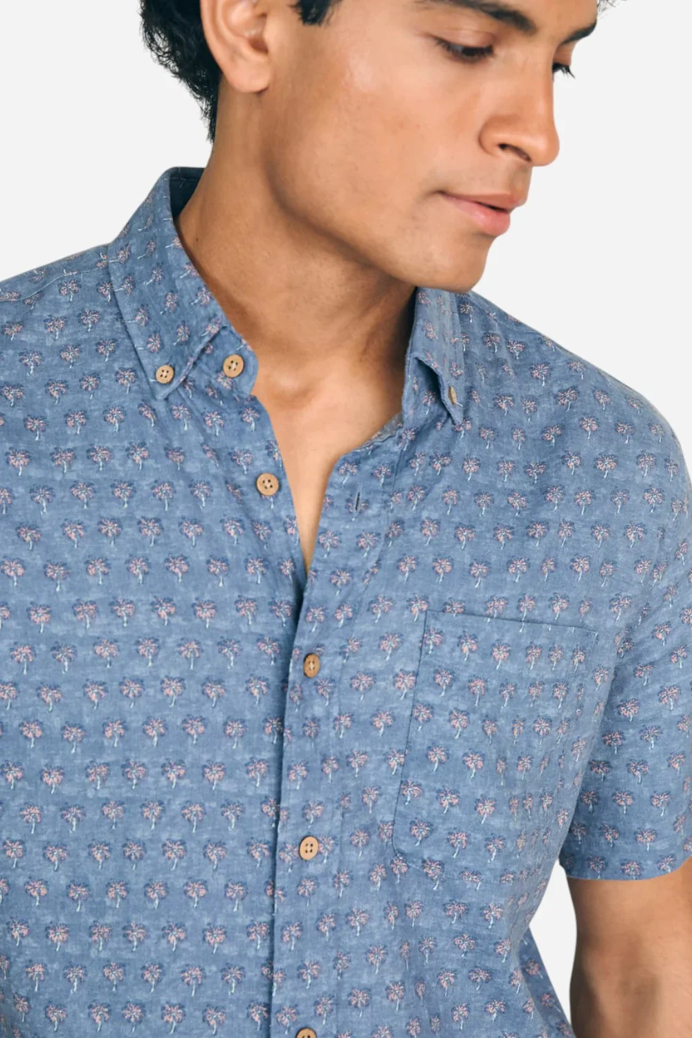 Faherty Short-Sleeve Breeze Shirt in Paradise Palm - Image 3