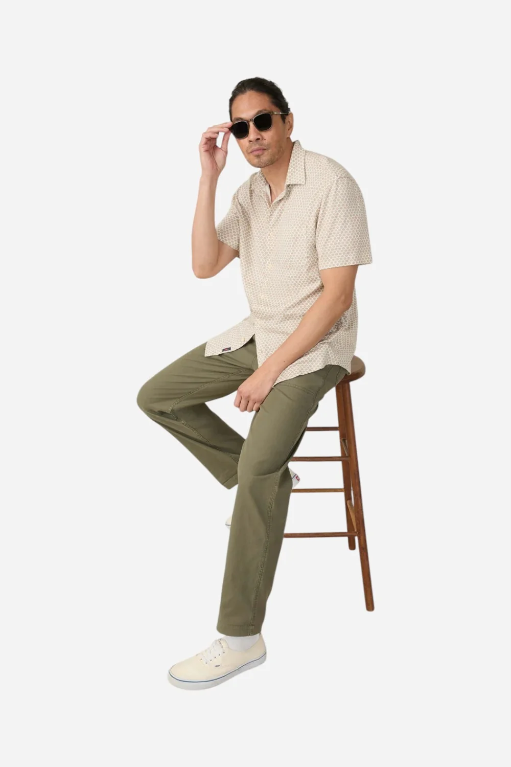 Faherty Short-Sleeve Hermosa Shirt in Island Sand Fishscale - Image 4