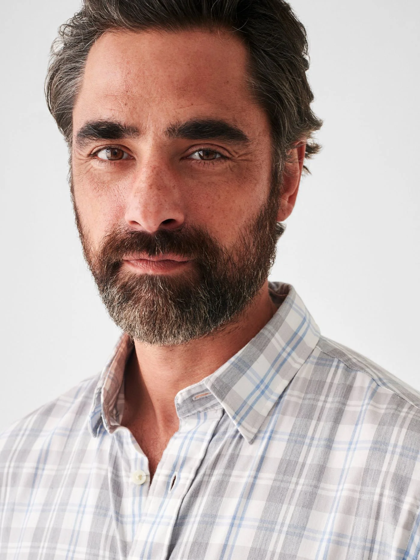 Faherty The Movement Shirt in Grey Cream Plaid - Image 3