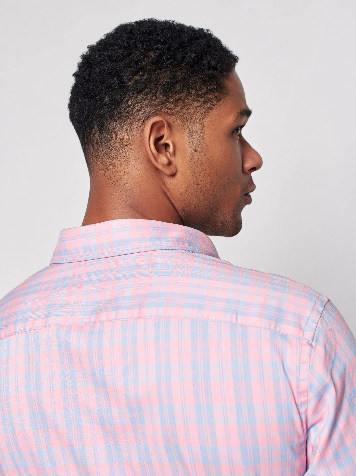Faherty The Movement Shirt in Summer Rose Plaid - Image 3