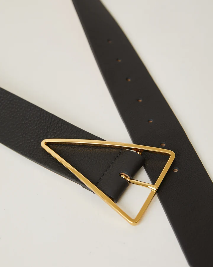 Vivie Leather Belt in Black Gold - Image 2