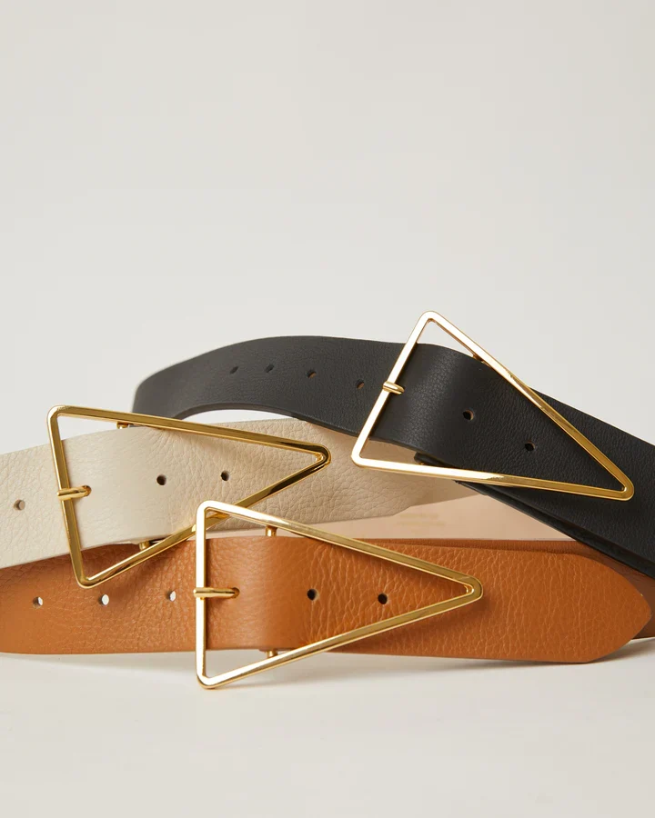 Vivie Leather Belt in Black Gold - Image 3